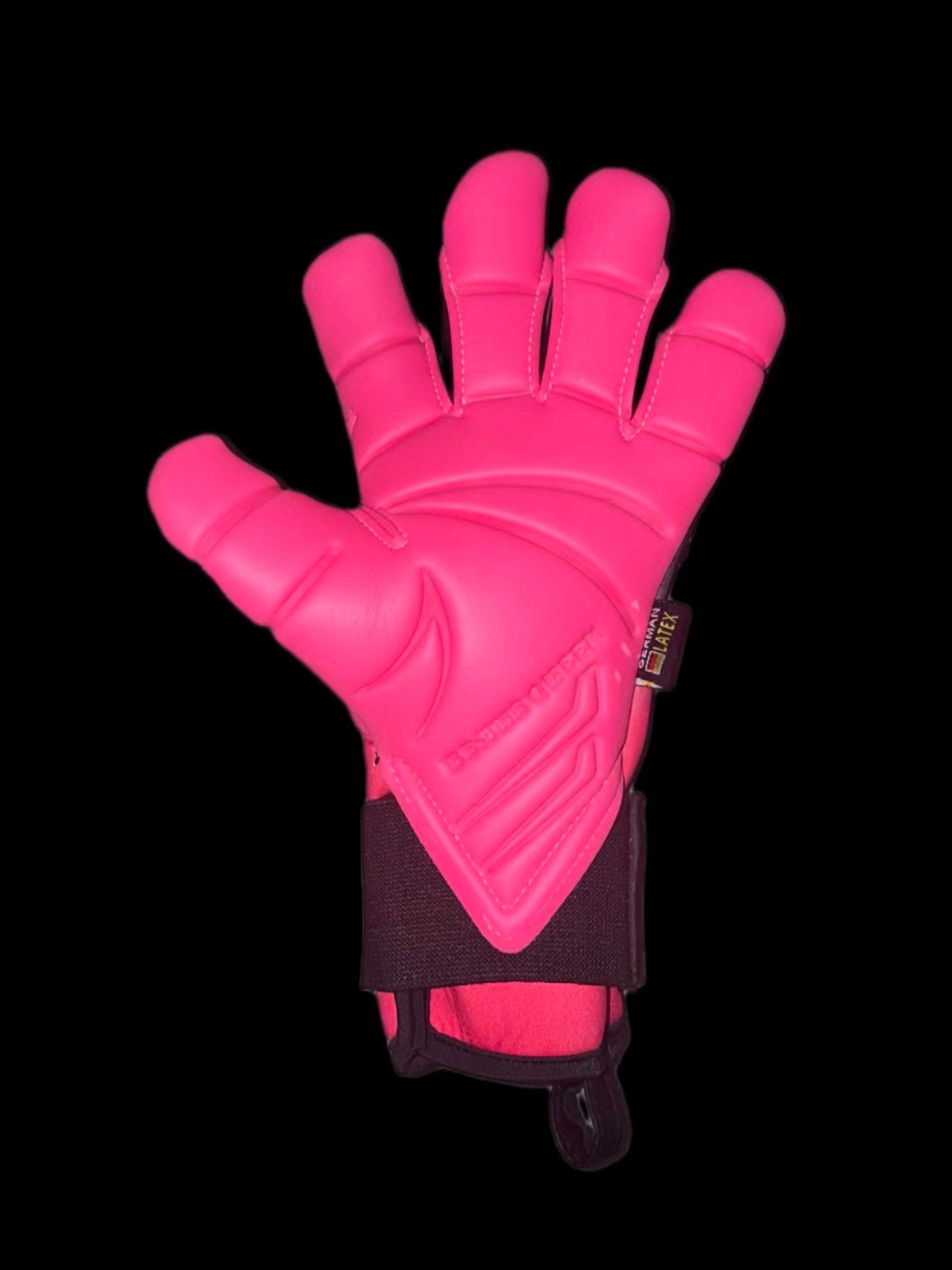 NetQueen Queen of Hearts Pro – Black/Pink - Embossed German Contact Latex